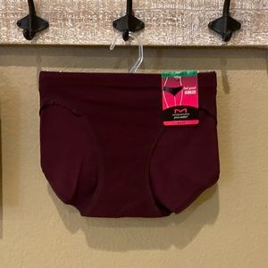 💥 SALE NWT Pure Comfort Seamless Bikini Panty in Maroon